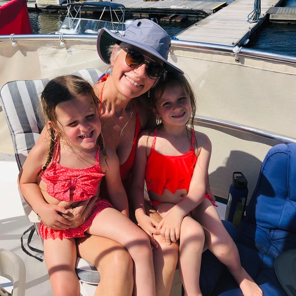 Meet your Posher, Lois - Picture 1 of 5